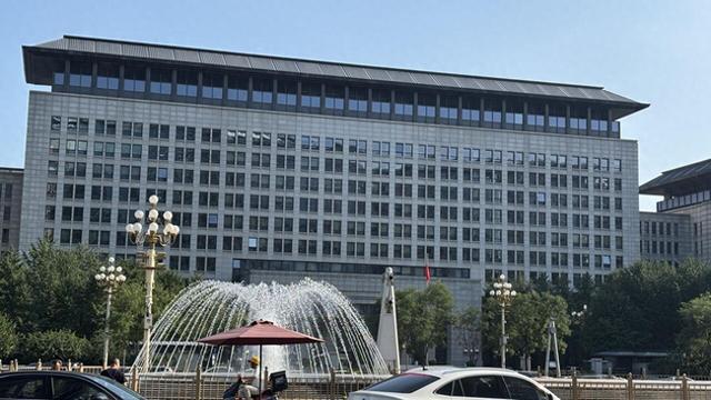 忍耐5天后，中方对美打响第二枪，交易已全面冻结，中美相互征费