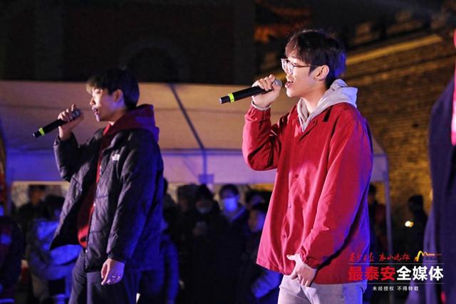 一墙千年事 一集万象新 “岱庙城墙有个摊儿”首场活动启幕 青春市集点亮古城新韵