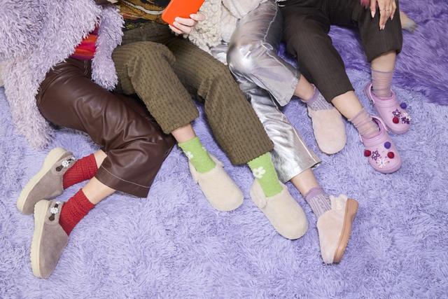 从夏到冬，Crocs用一双鞋装下年轻人的四季自在