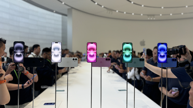 iPhone 17 配色曝光！Pro版首现橘色，15种新色提前看！