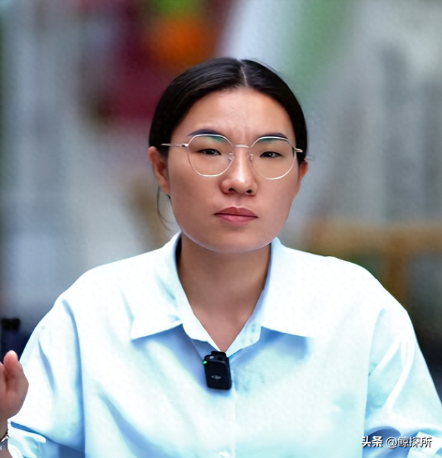 拒补票女子再发声：含泪讲述悲惨身世，不认为有错，人民日报锐评