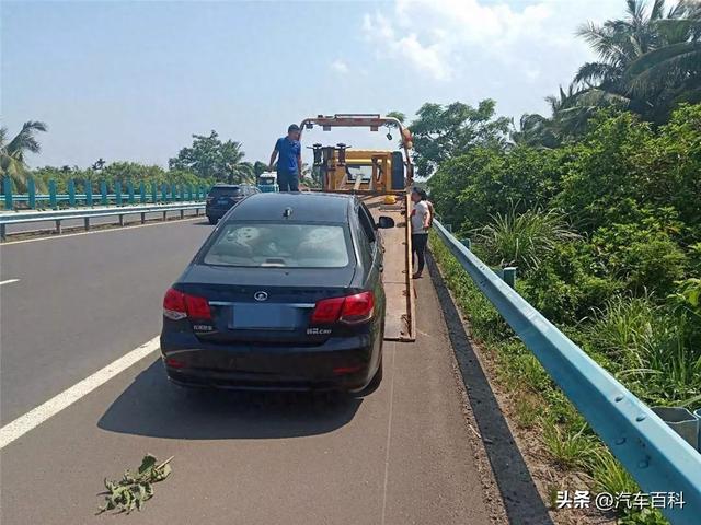 车在高速上坏了，第一个电话该打给谁？交警：要牢记，搞错吃大亏
