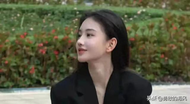 兰州交大校花仙姿玉貌	，网友惊叹：沉鱼落雁，此女只应天上有