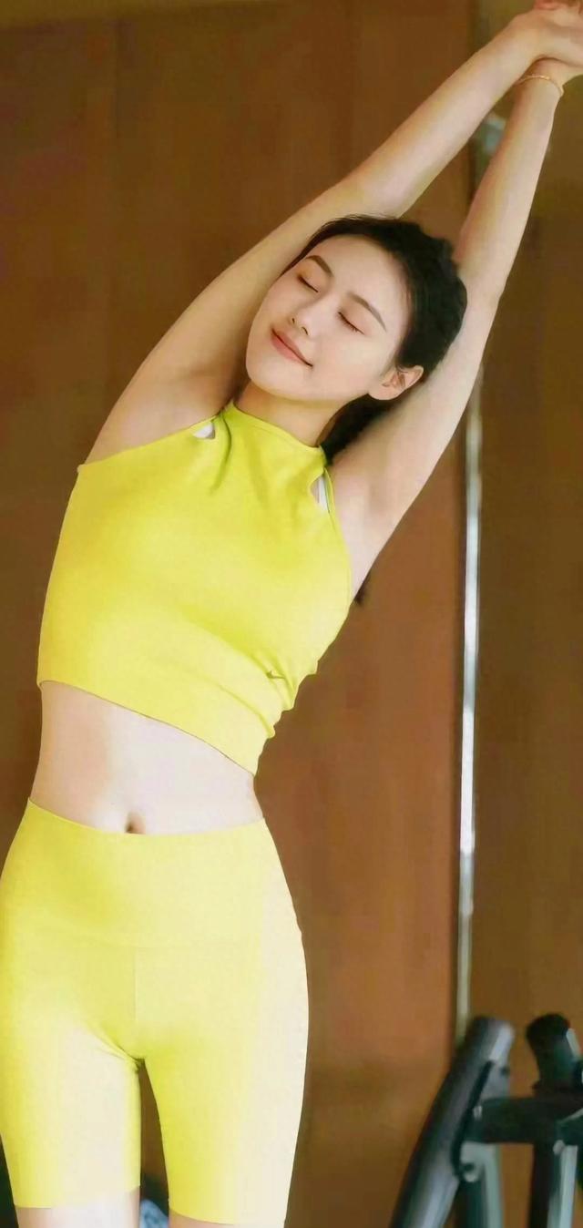 世界游泳冠军刘湘这瑜伽服也太美了！网友：好看，根本停不下来！