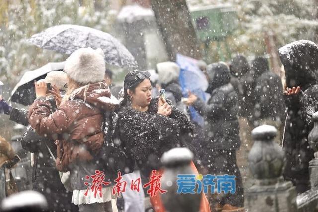 济南初雪如约而至，尽享冬日浪漫