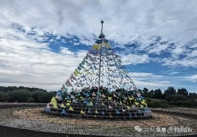 草原深处的太阳湖｜李 芳