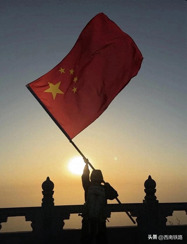 今天，站车里一片热闹！