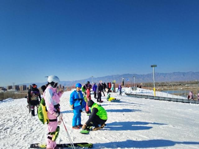 20万平方米雪境！解锁全龄冰雪狂欢，尽在银川文旅集团阅海滑雪场