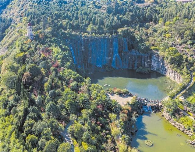 清水涟漪 游人如织