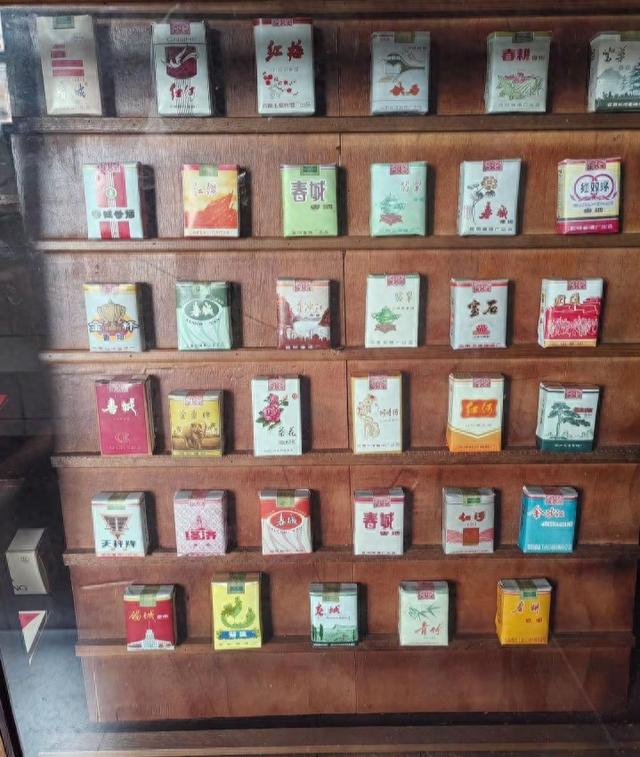 40年前的老香烟：“图里”抽过三种以上的都是“爷爷辈”了