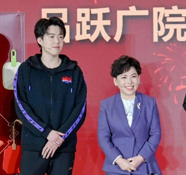 邓亚萍没想到，一场联谊会，彻底暴露王楚钦在乒乓球界的真实地位