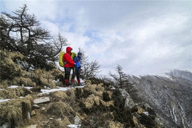 被追捧的“徒步圈顶流”，何以成为中国死亡率最高的“夺命路线”