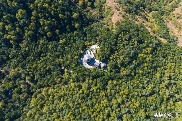 在鸡足山拍到一处神秘建筑,问路边摆摊大姐,听闻答案后大吃一惊