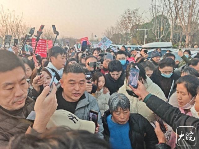 罗大美遭绑架遇害案5日二审开庭，妹妹：一直走到无路可走，才能去和我哥说“我们尽力了”