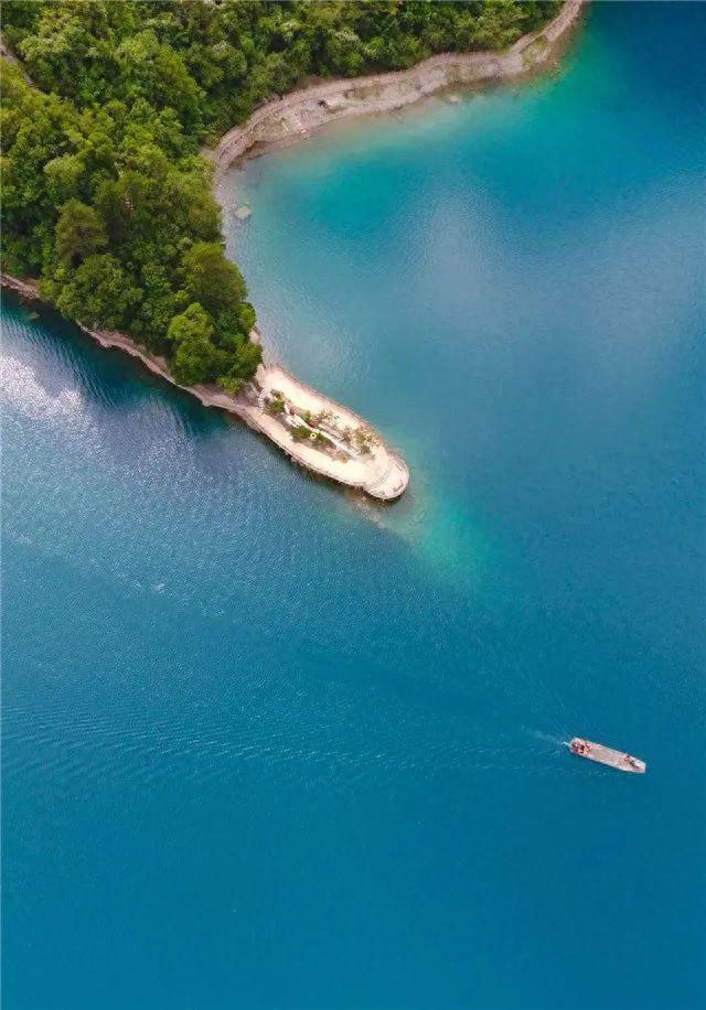 甘肃境内唯一的长江流域地区是？