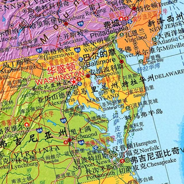 美国首都华盛顿离海边不远，海轮沿着波托马克河到切萨皮克湾