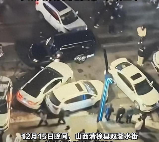 深夜连撞五辆车报废？警察抓人背后藏着啥秘密？监控拍下惊人一幕