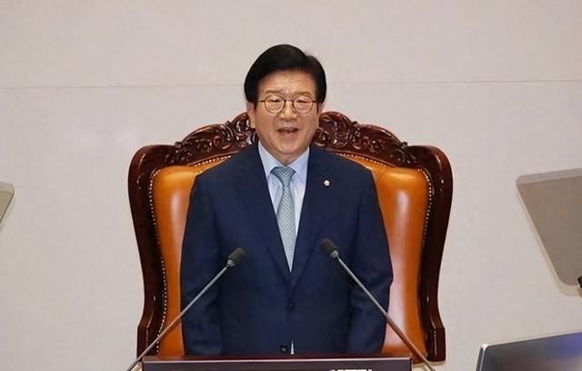 韩国特使团抵京，将总统亲笔信交给中方，王毅外长送出两“忠告”
