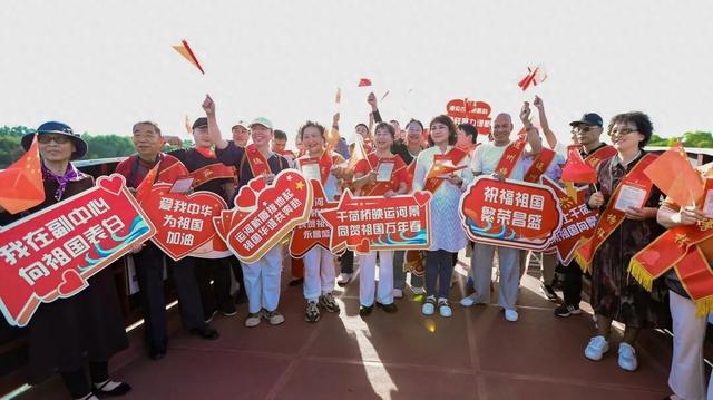 “通州榜样”坐船游览大运河！163条礼遇措施树立文明新风尚