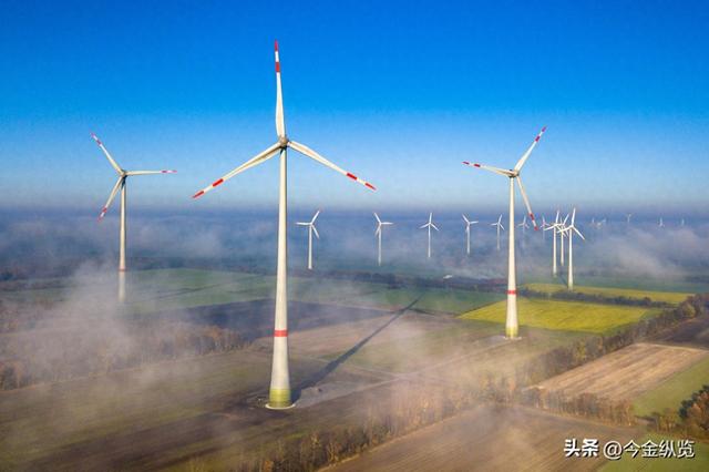 戈壁滩上惊天巨变！中国官宣两件能源大事，西方惊呼不可思议？