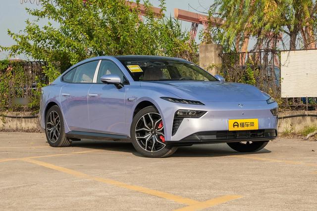 颜值智能操控三在线 东风奕派 eπ007+ 15 万级智美轿跑新选择