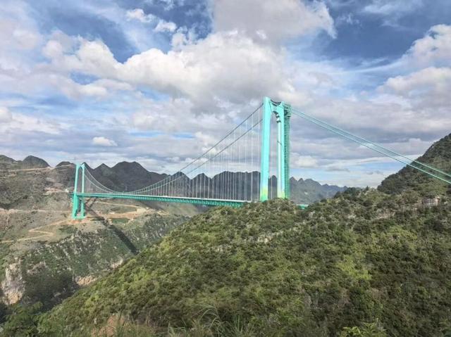 “横竖都是第一”这事，怎么能没银行人……