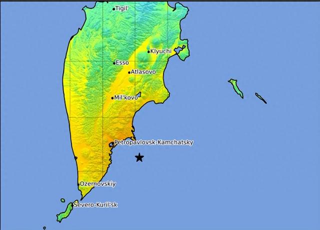 海啸过后西方卫星抓拍，俄军基地果然出事了，核潜艇码头断成两截