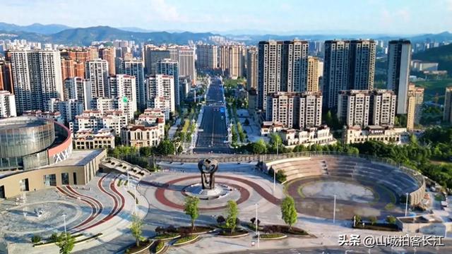 四川东北部的“扛把子”，拥有两大资源王牌，还有多处神仙景点？