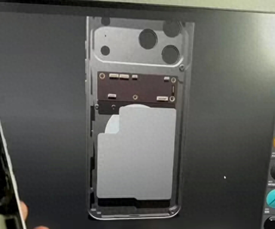 iPhone 17 Pro Max再爆新料，电池首次破5000mAh，放弃钛合金边框
