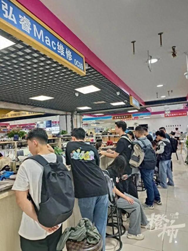 每月涨粉10万，外地顾客都想把电脑寄给他！杭州百脑汇这家店为什么突然火了？
