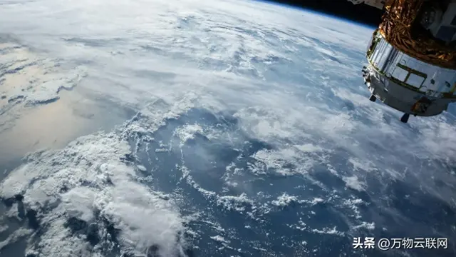 贝佐斯的新太空愿景：建设星际数据中心，控制地球上的苦力机器人