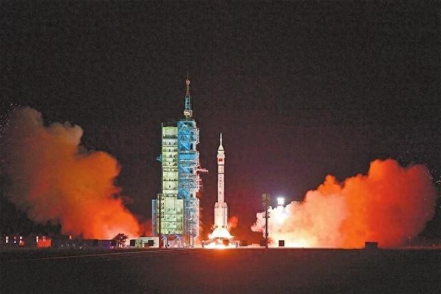 圆满成功!中原力量护航神舟二十一号“太空接力”