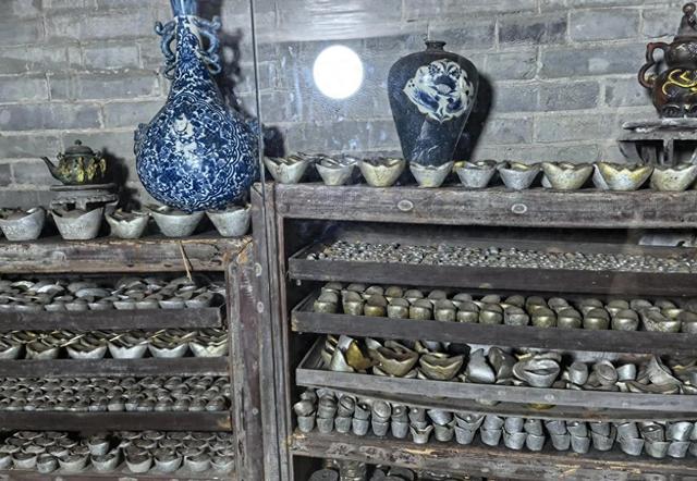 见识了中原“活财神”的生活，据说一张床要顶北京几套房，真豪横