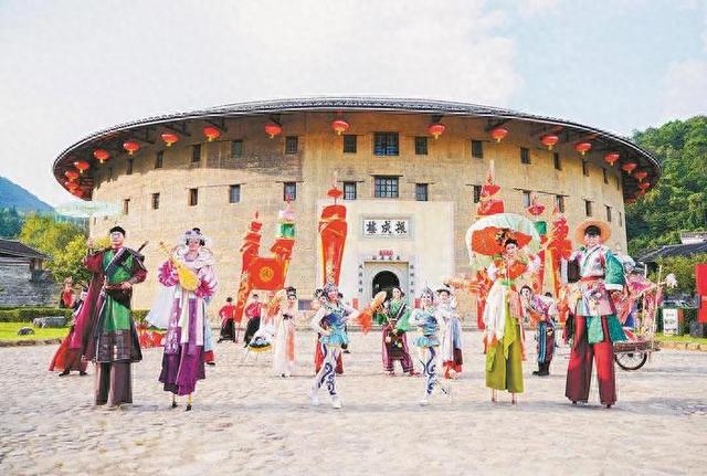 ​国庆中秋假期福建土楼（永定）为游客打造沉浸式文旅体验