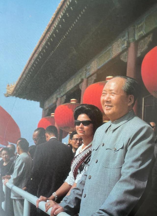 毛主席问铁路什么时候修到拉萨，李先念分析道：估计最少也得10年