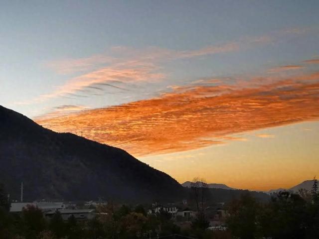 【视界】雪巅染金：丽江冬日的第一封邀约