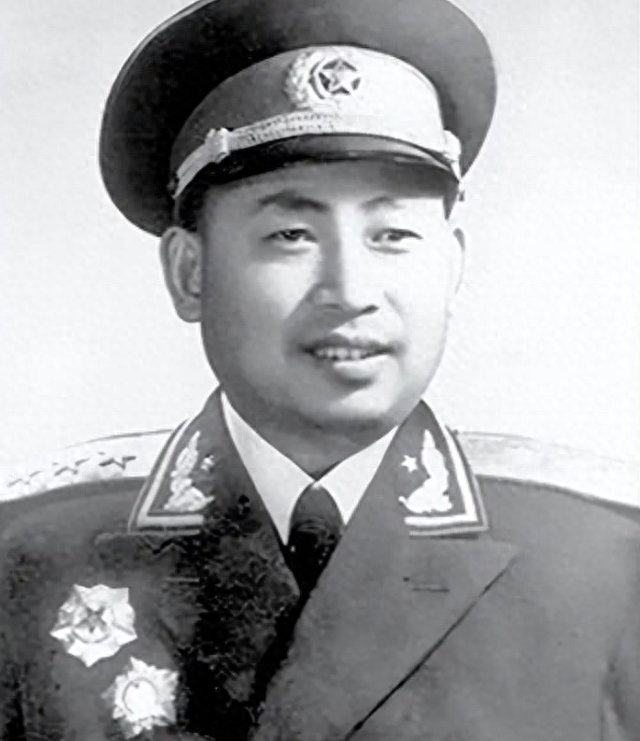 1970年，李天佑上将因病去世，夫人杜启远说：他连去世都比别人早