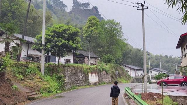 重庆江津丹霞绝壁上的军事要塞，冷兵器时代堪称不可攻克之地