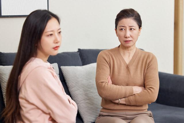 从吵到离婚到握手言和：邻居的劝和话语暖了婆媳心	。