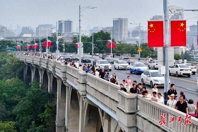 热门城市排第六，武汉魅力从何而来