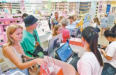 中国游中国购|“咖啡还没喝完，退税款已经到账”