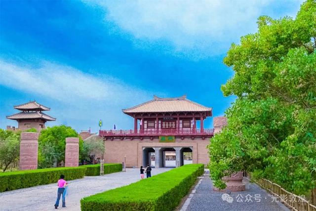 阳关玉门关旅游区风轻云淡正是秋游好时节