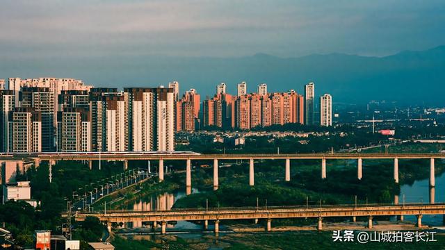 四川曾被称为“小香港”的小城，拥有顶流文旅资源，渴望划归成都