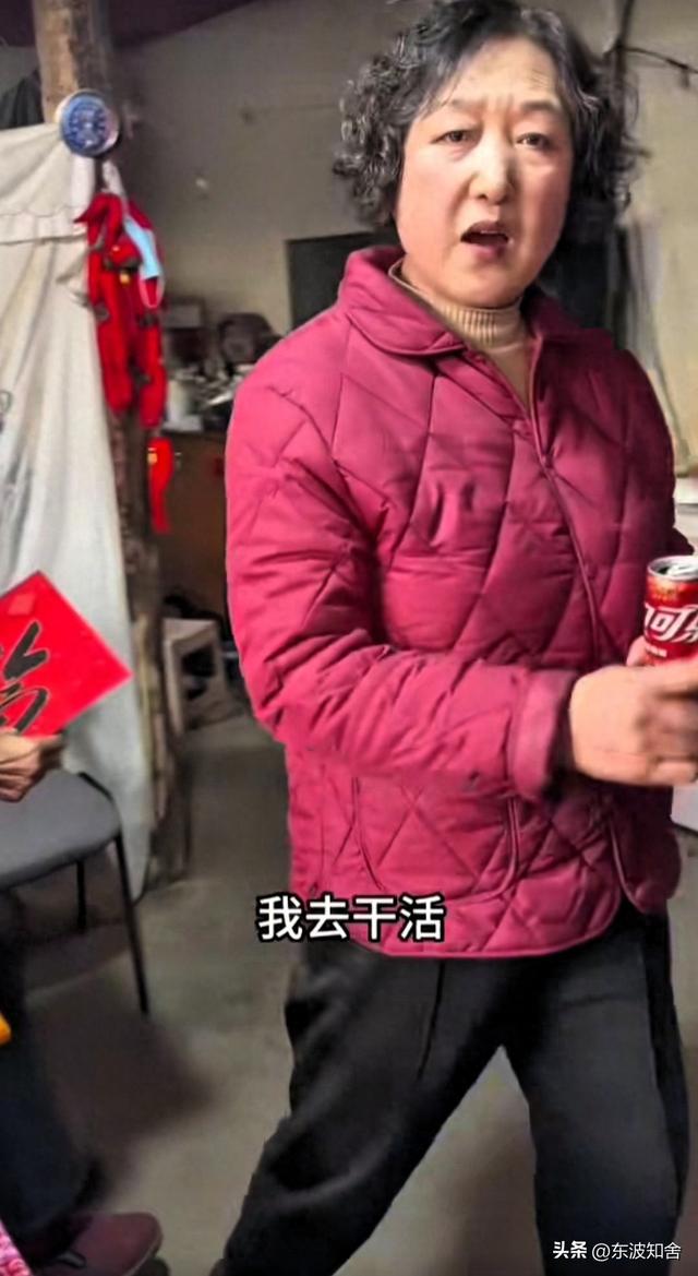 徐姥姥首次曝光家庭关系，没想到引争议 ：到处乱糟糟 真孝顺吗？