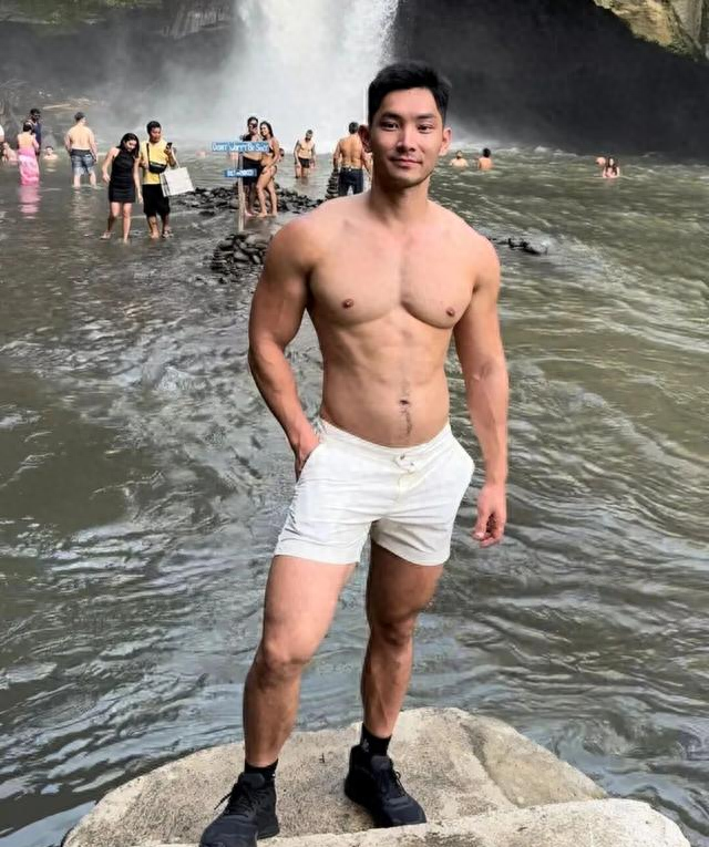 那个红极一时的肌肉名媛，现在变这样了