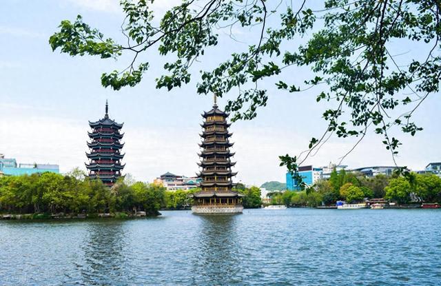 桂林真糊涂啊！这八个堪比 AAAAA 级的景点！泛舟很美赶快宣传吧！