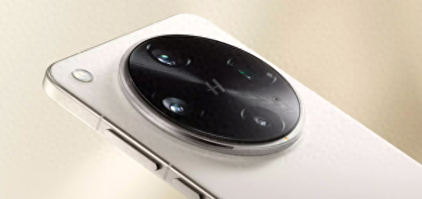 OPPO Find X9 Ultra详细配置曝光：6.8英寸2K LTPO直屏