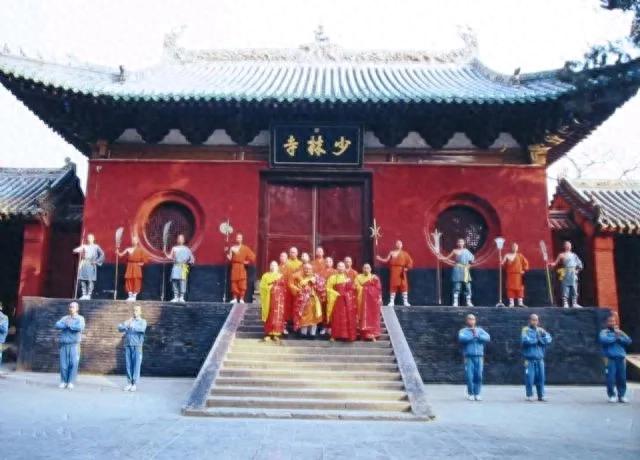 少林寺怎么就从我们心中的“圣地”，变成了没人敢去的“破庙”？