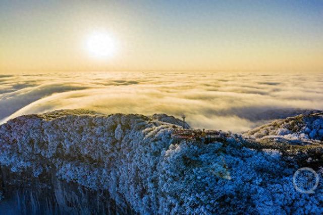 雪霁云海美如画