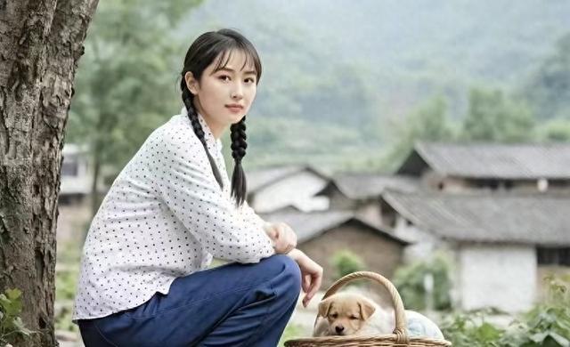 拿老公手机给婆婆转5千，婆婆秒回：你哥买房30万，别拿5千打发我